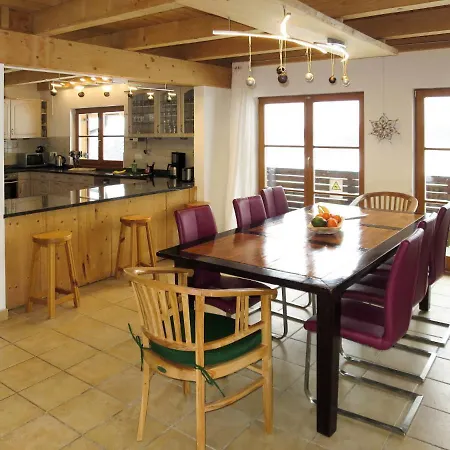 Chalet Haus Katrin בקתה *