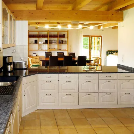 Chalet Haus Katrin בקתה